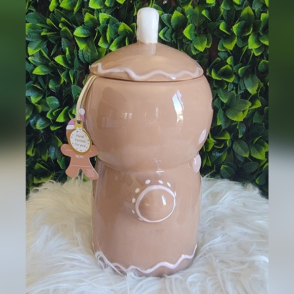 🍪 Tik Tok Viral Holly & Joy Gingerbread Cookie Jar 🍪 - Picture 4 of 7